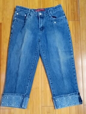 Cosmopolitan Women's Blue Cropped Jeans with Rhinestone Cuffs Details Size 4P
